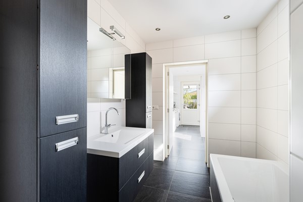 Foto - Te koop:  Royale twee-onder-een-kapwoning met comfort en ruimte!